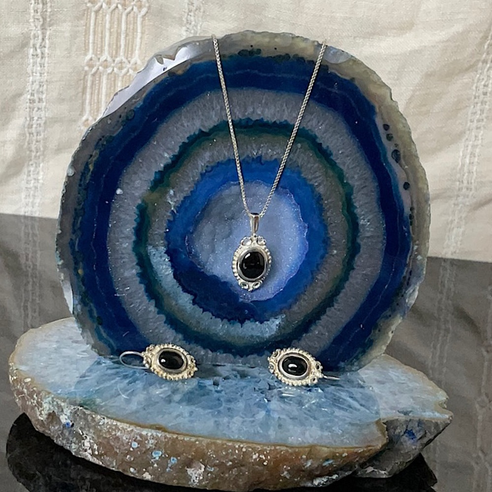 Vtg.(1980) 18” Sterling Silver Necklace W/Onyx Pendant & Matching Earrings - Picture 1 of 7